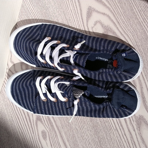 Tommy Bahama Slip-on Sneakers Flats Tennis Shoes - Picture 4 of 13